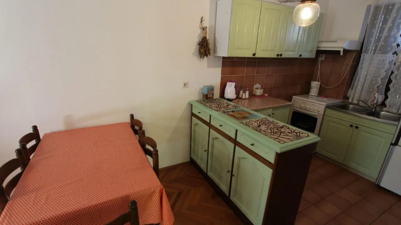 Apartment Gita Malinska 0*,  Croatia